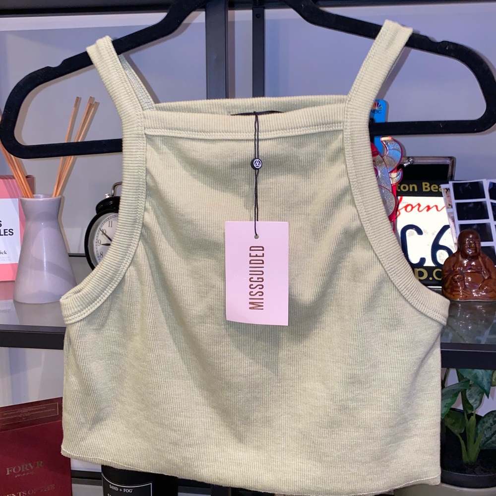 MISSGUIDED Racer Neck Crop Top - Picture 4 of 6